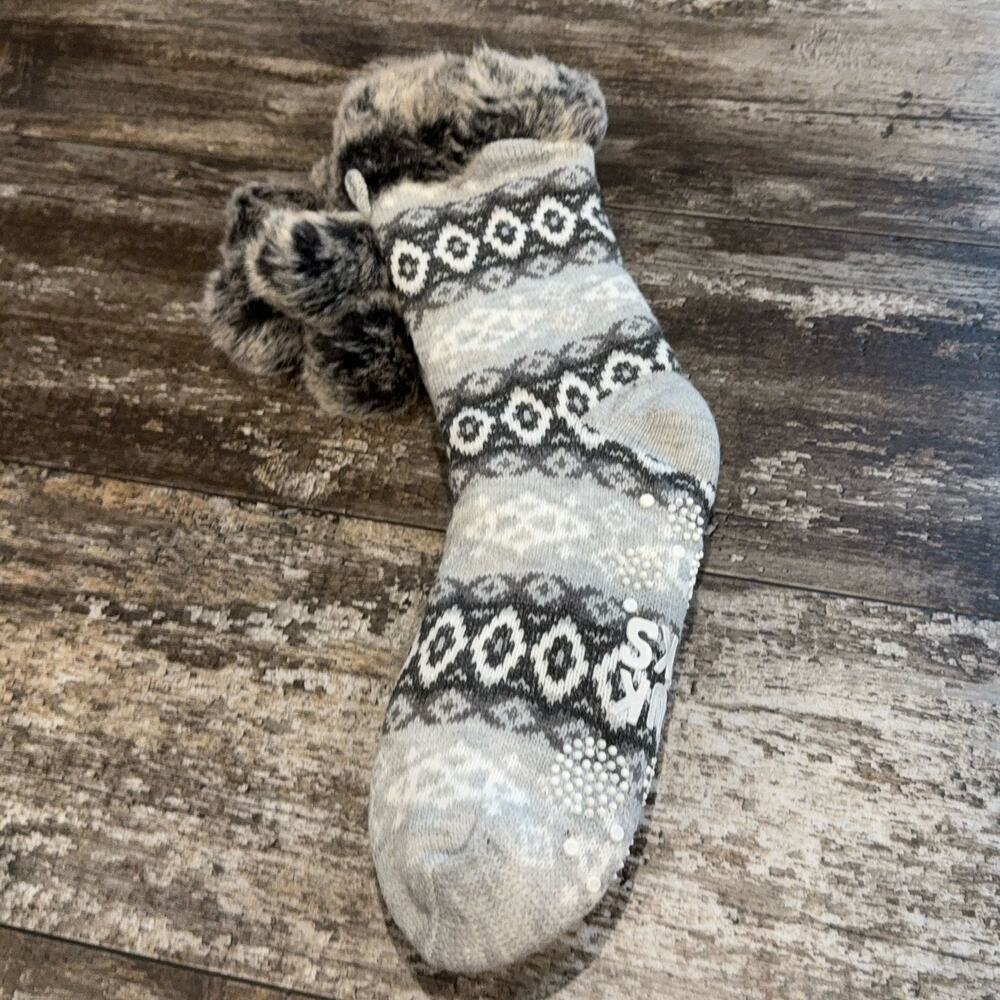 Muk Luks Womens Cabin Sock L/XL 8-10 Gray Cozy Faux Fur Slip Resistant Winter - Picture 8 of 8
